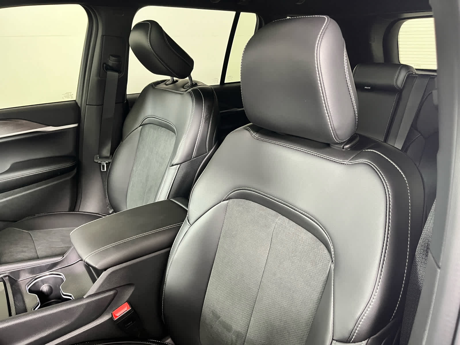 2026 Jeep Grand Cherokee GRAND CHEROKEE LAREDO ALTITUDE 4X2