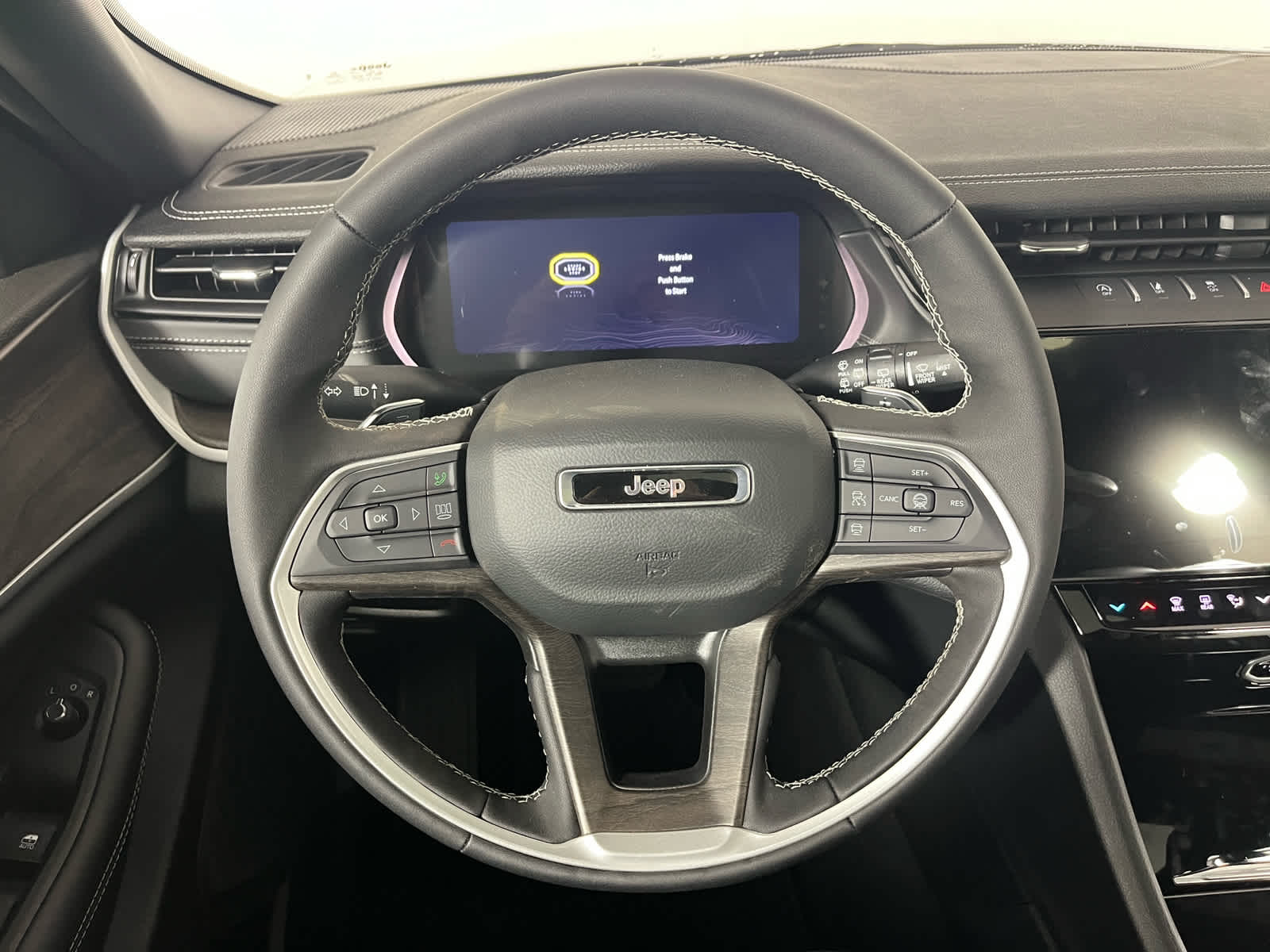 2026 Jeep Grand Cherokee GRAND CHEROKEE LAREDO ALTITUDE 4X2