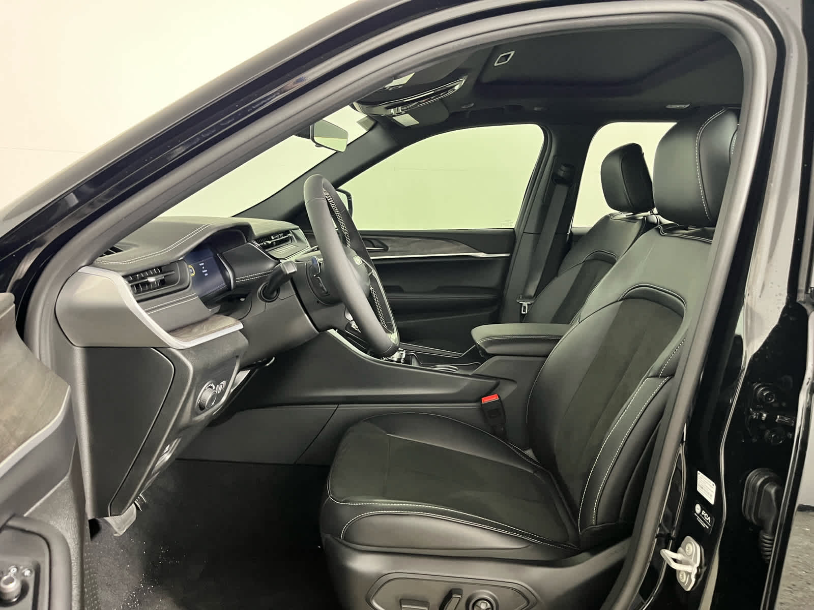 2026 Jeep Grand Cherokee GRAND CHEROKEE LAREDO ALTITUDE 4X2