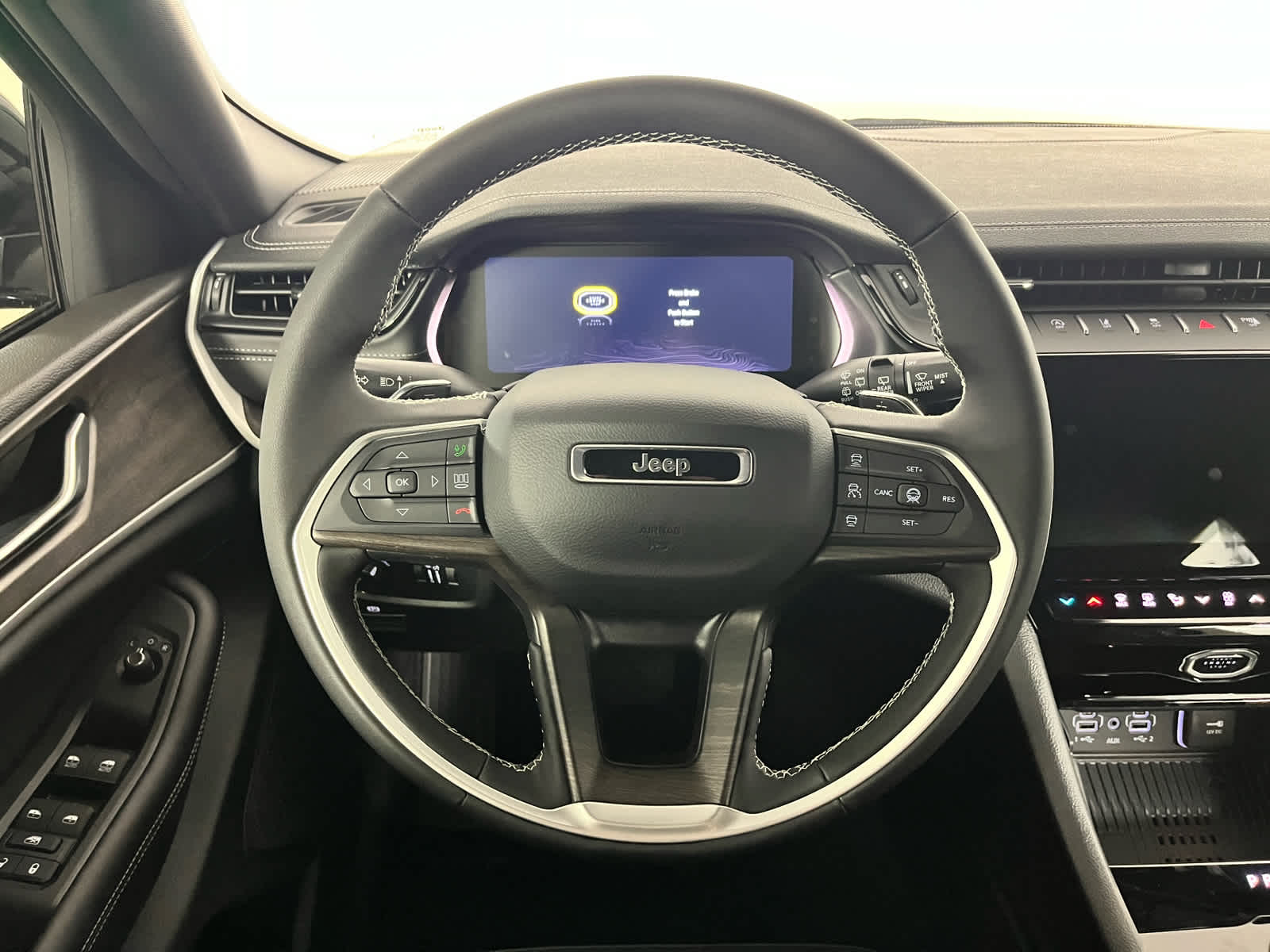 2026 Jeep Grand Cherokee GRAND CHEROKEE LAREDO ALTITUDE 4X2