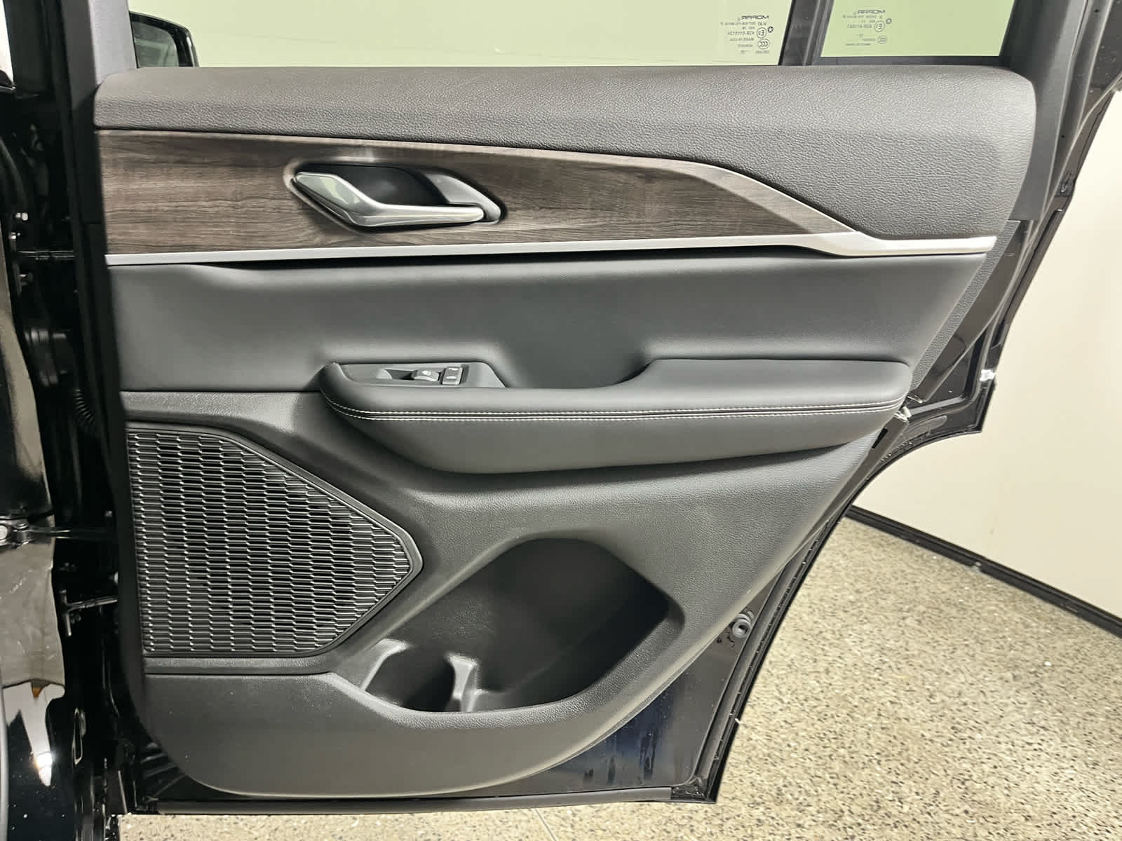 2026 Jeep Grand Cherokee GRAND CHEROKEE LAREDO ALTITUDE 4X2