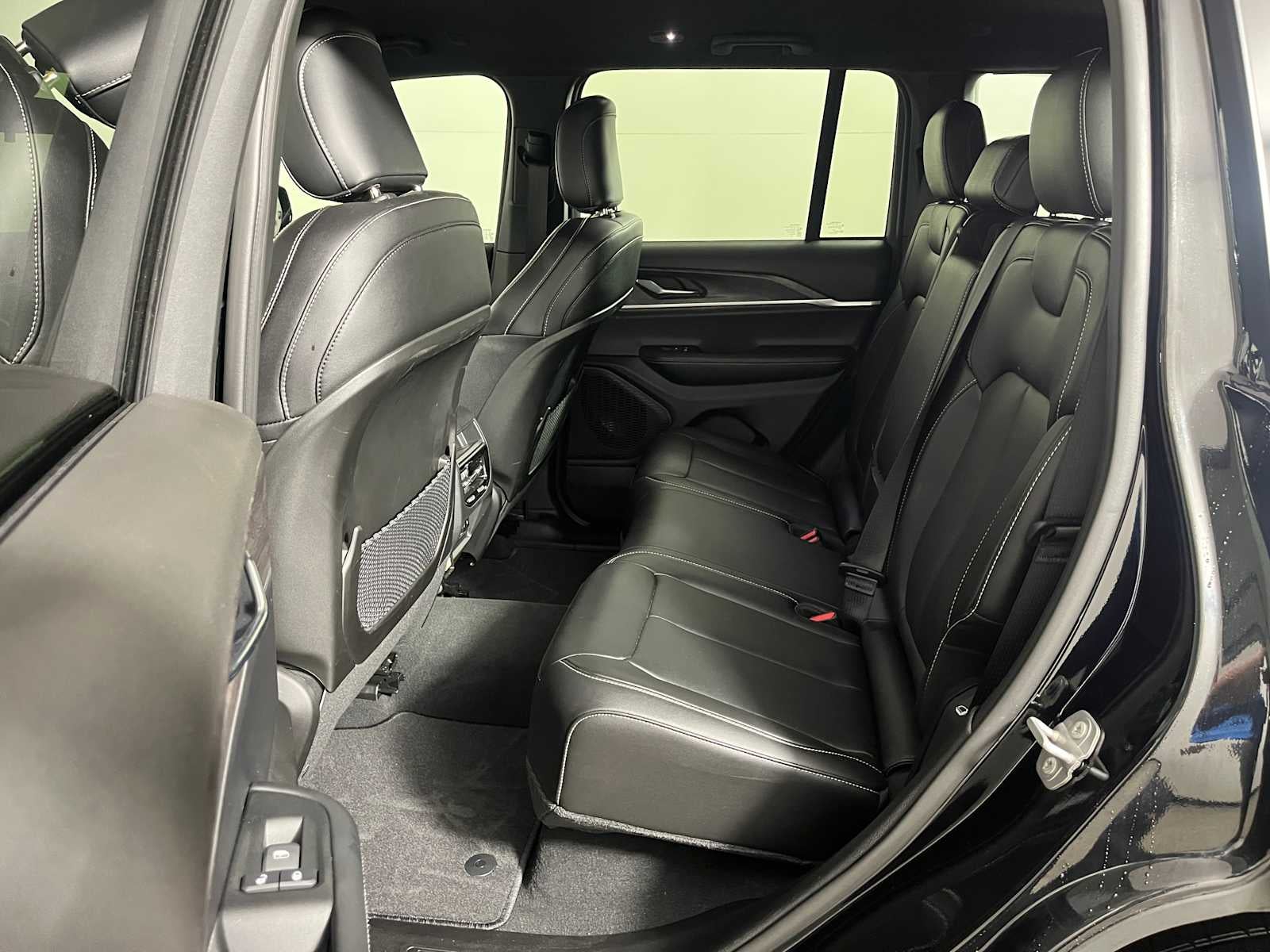 2025 Jeep Grand Cherokee Limited 4x2