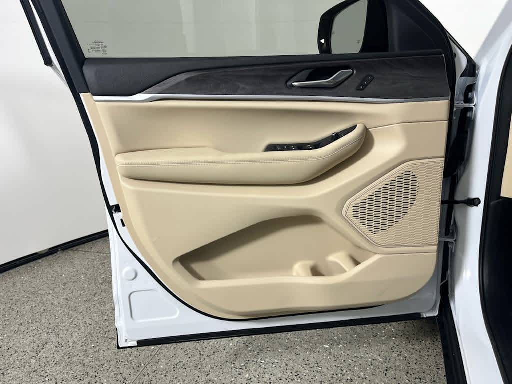 2025 Jeep Grand Cherokee GRAND CHEROKEE LIMITED 4X2