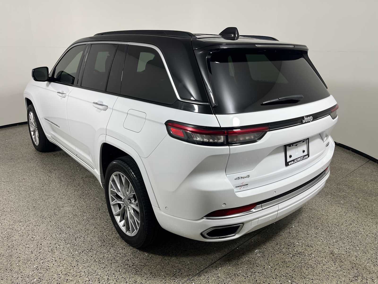 2024 Jeep Grand Cherokee Summit