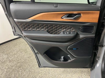 2027 Jeep Grand Cherokee Summit