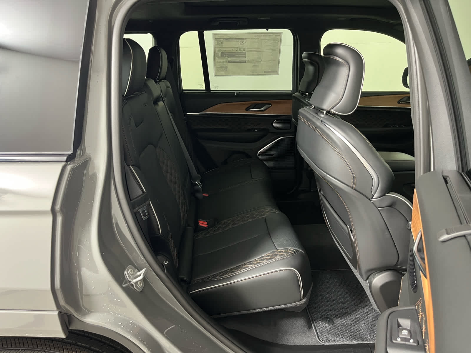2027 Jeep Grand Cherokee Summit