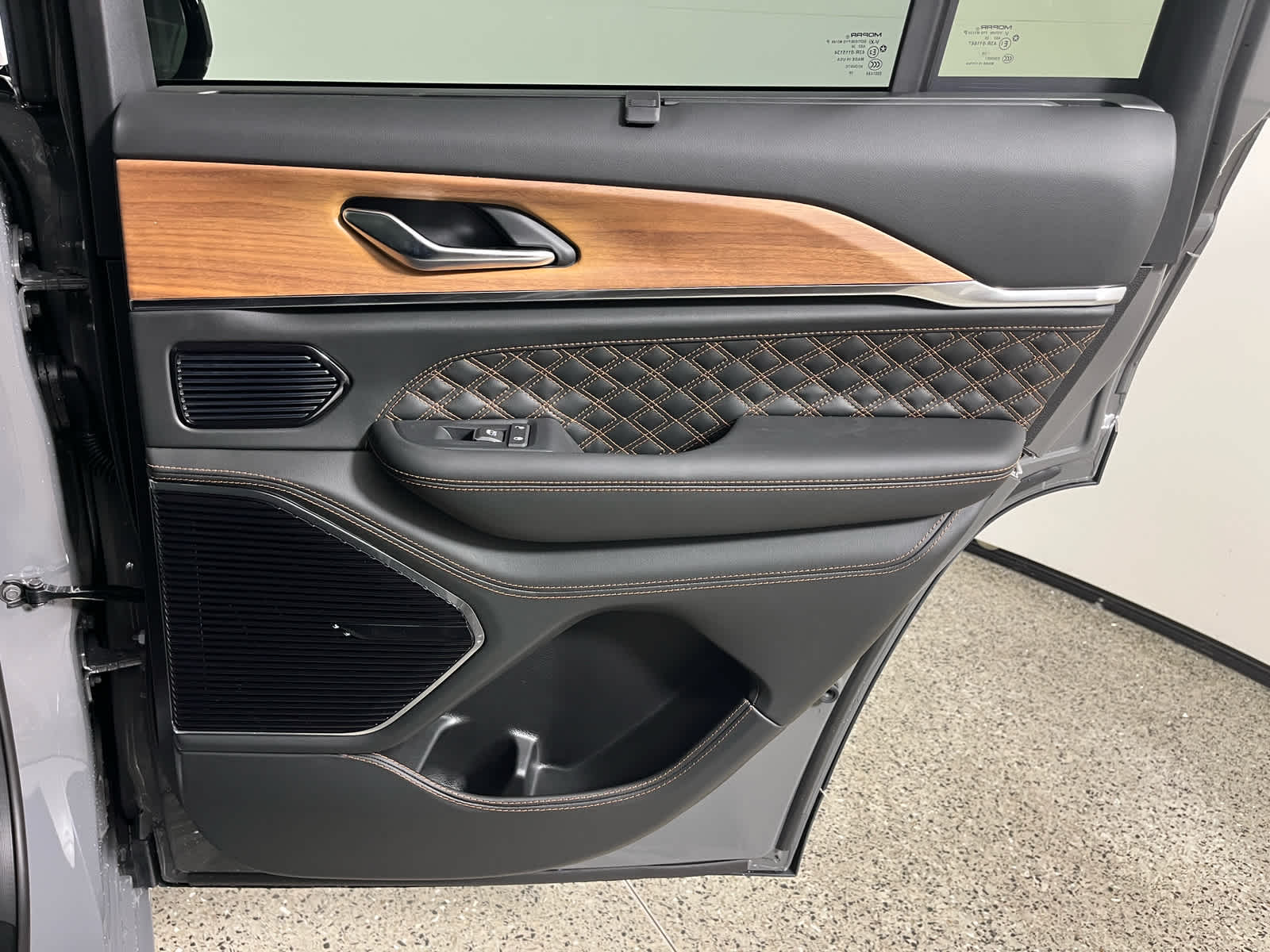 2027 Jeep Grand Cherokee Summit