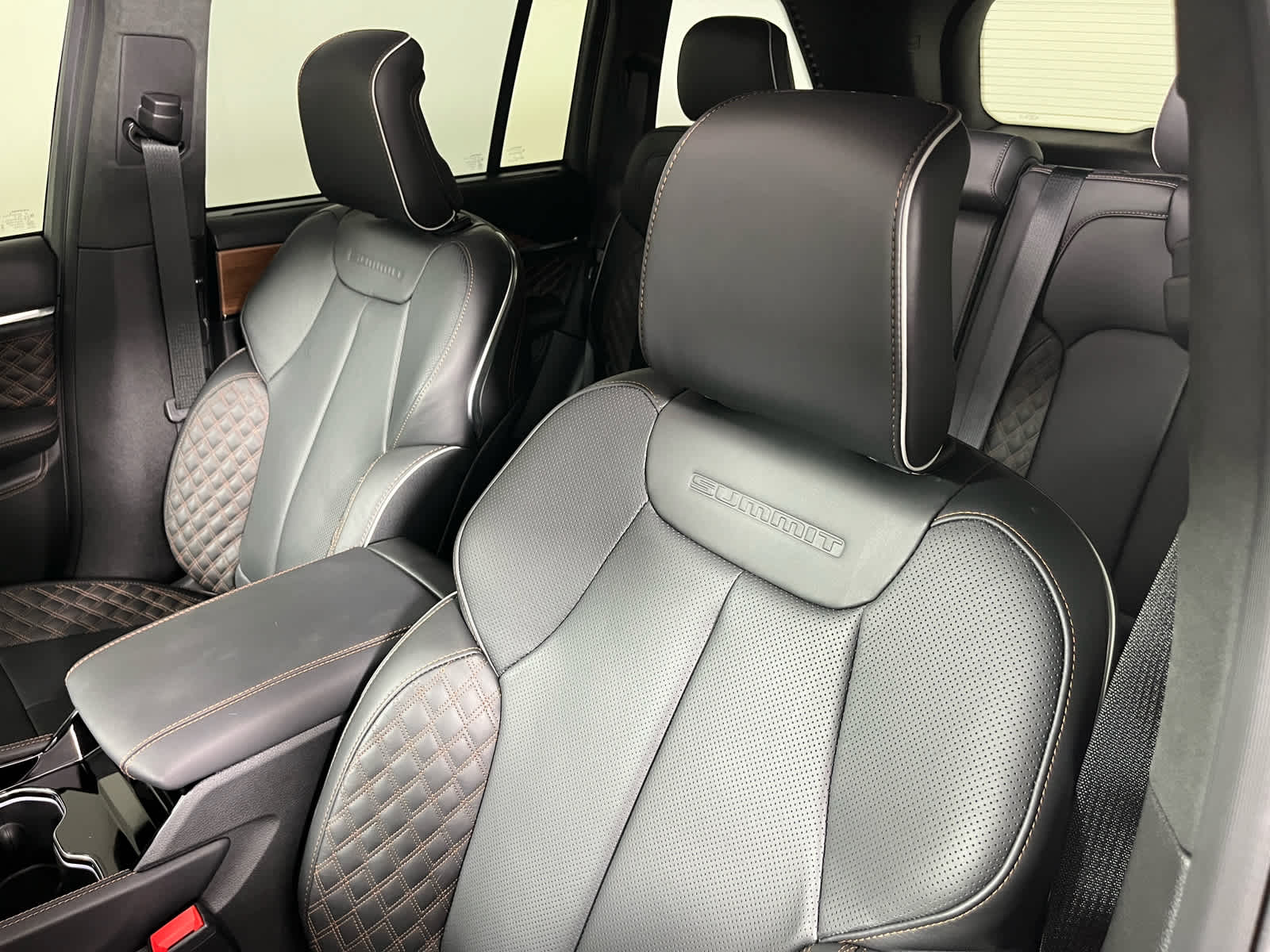2027 Jeep Grand Cherokee Summit