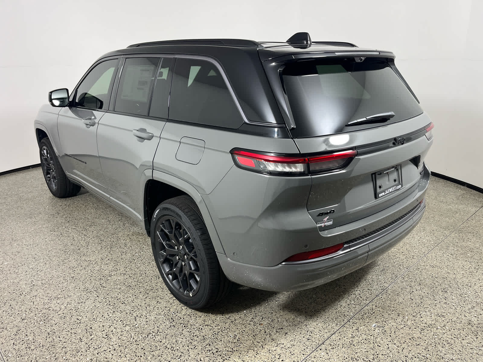 2027 Jeep Grand Cherokee Summit