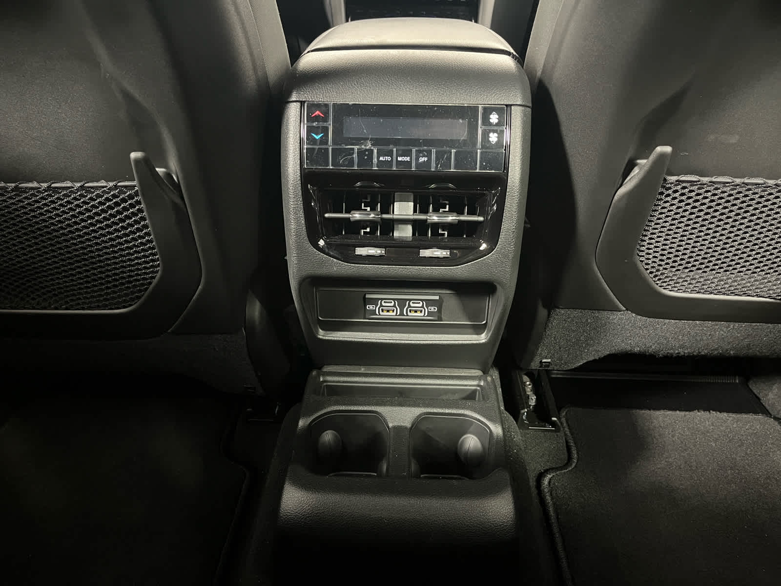 2025 Jeep Grand Cherokee GRAND CHEROKEE L LAREDO X 4X2