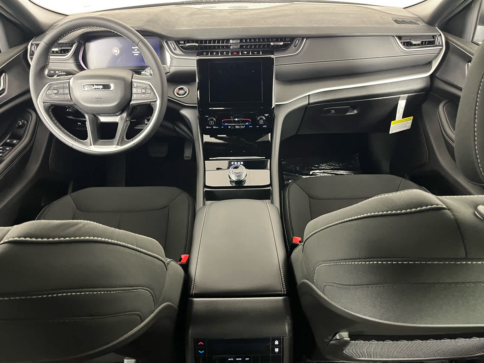 2025 Jeep Grand Cherokee GRAND CHEROKEE L LAREDO X 4X2