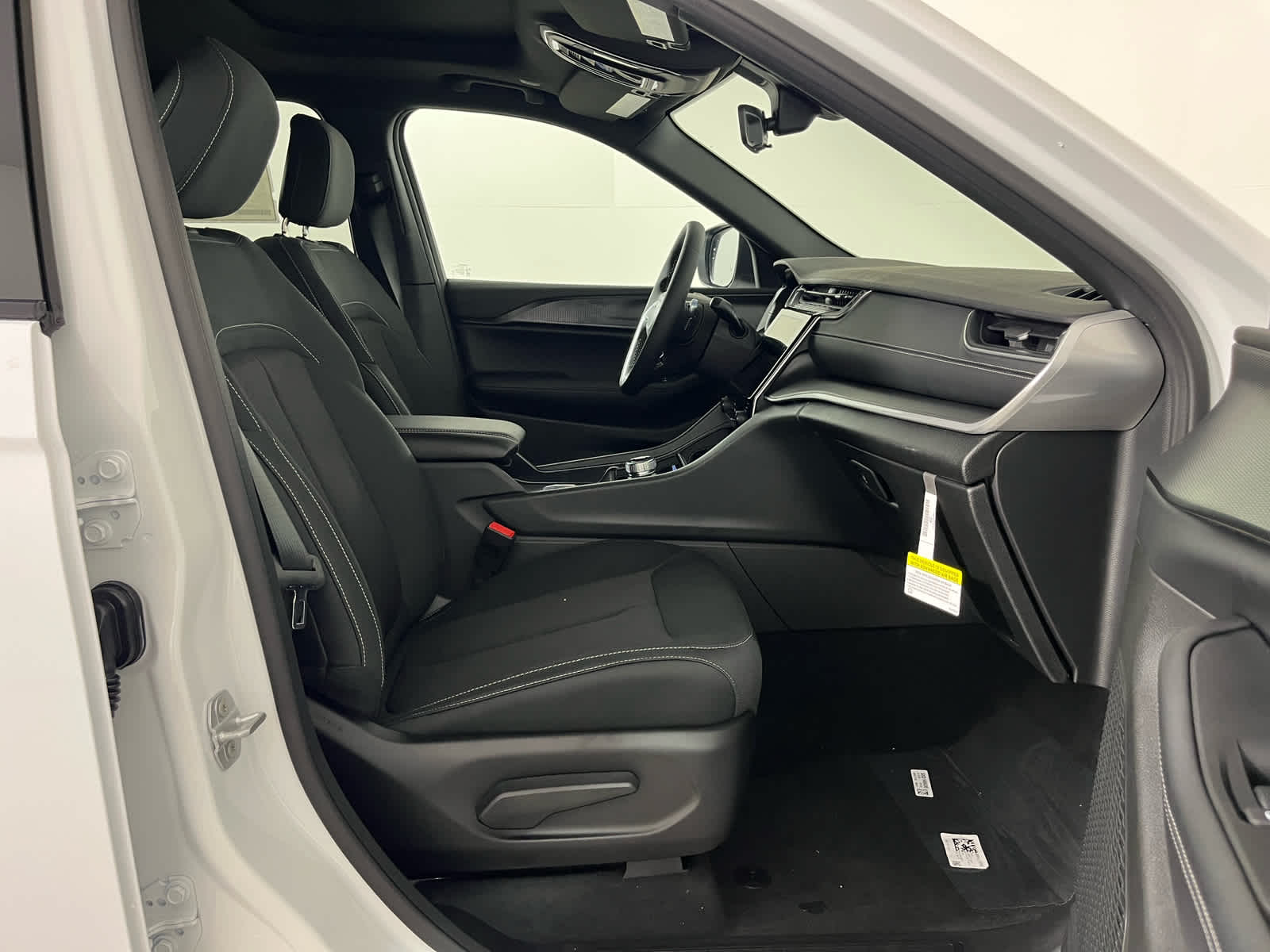 2025 Jeep Grand Cherokee GRAND CHEROKEE L LAREDO X 4X2