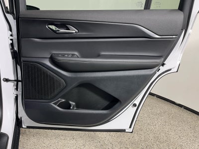 2025 Jeep Grand Cherokee GRAND CHEROKEE L LAREDO X 4X2