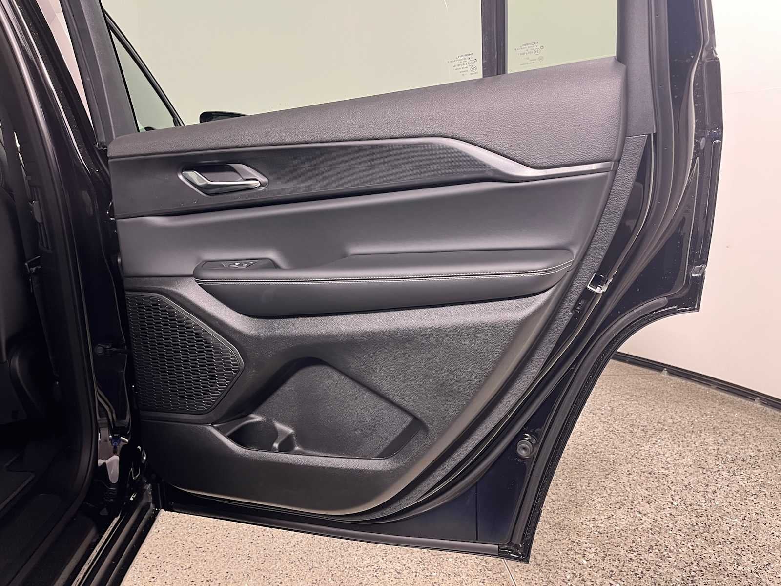 2025 Jeep Grand Cherokee GRAND CHEROKEE L ALTITUDE X 4X2