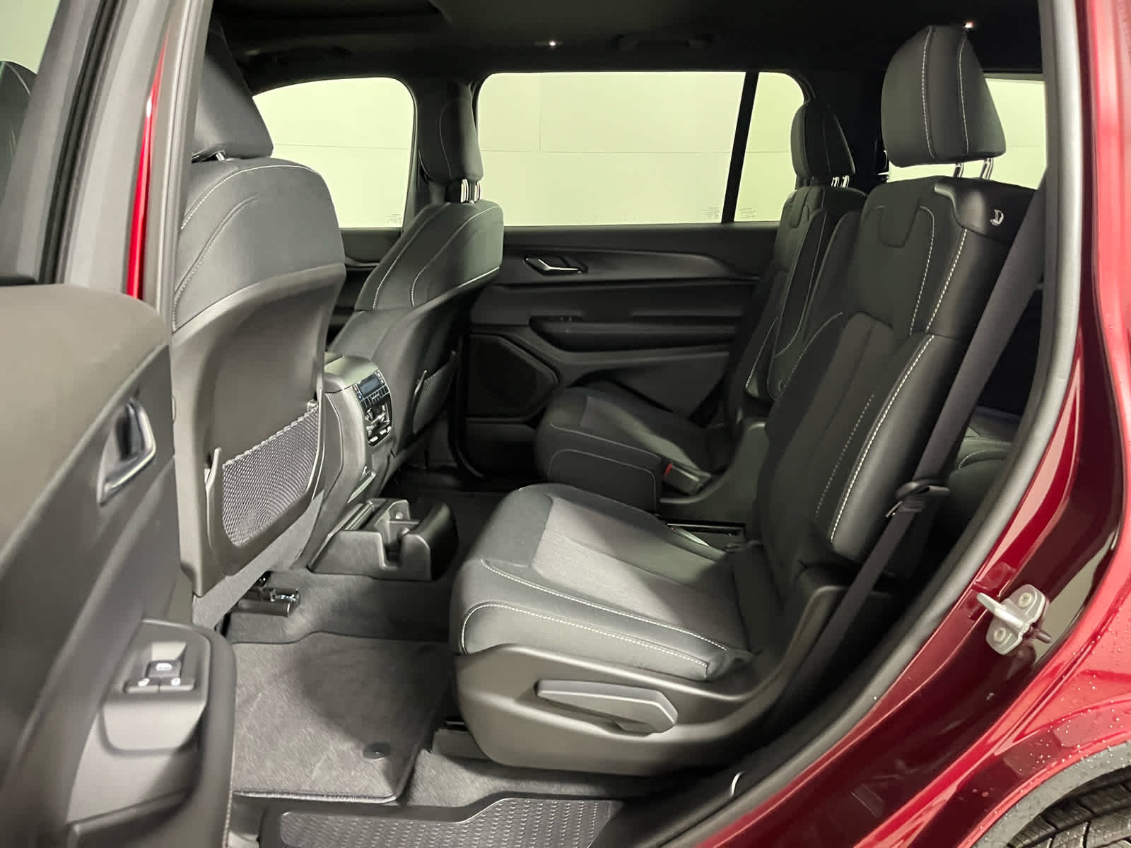 2025 Jeep Grand Cherokee GRAND CHEROKEE L LAREDO X 4X2