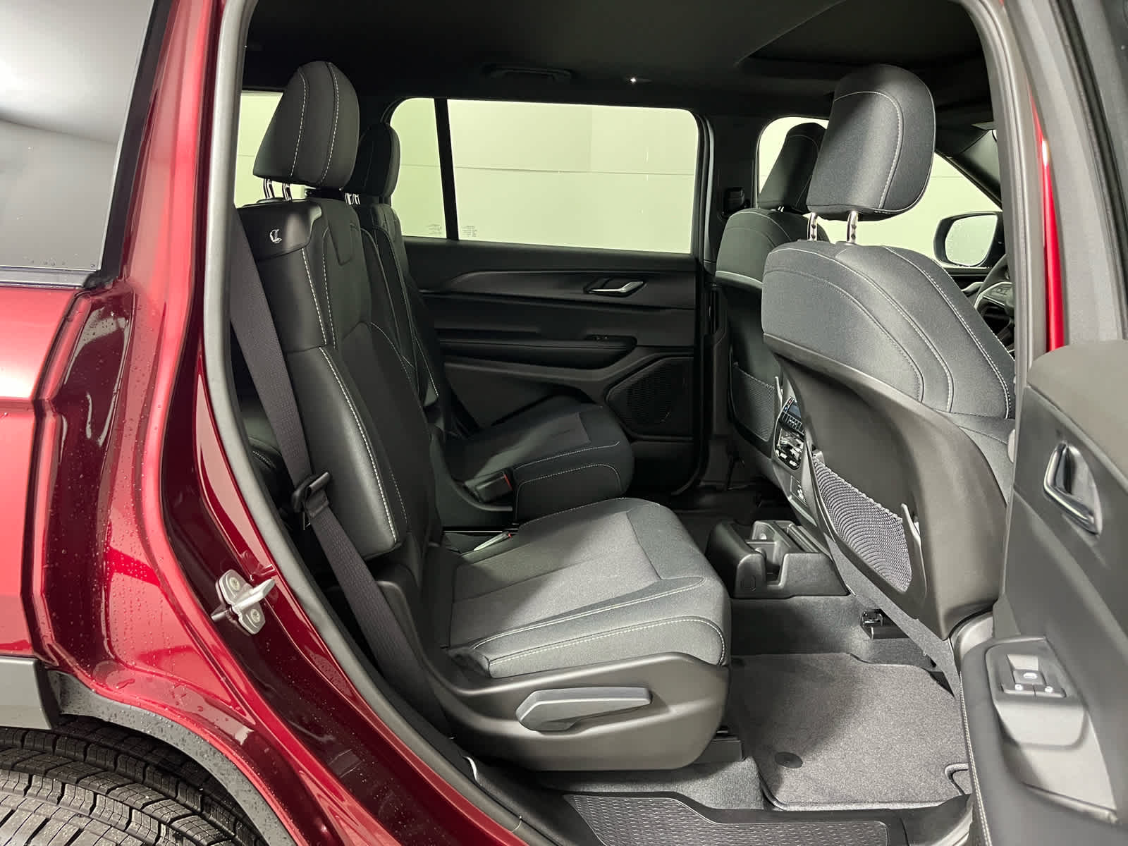 2025 Jeep Grand Cherokee GRAND CHEROKEE L LAREDO X 4X2