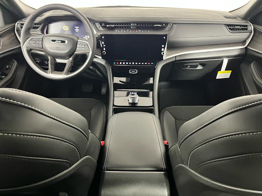 2026 Jeep Grand Cherokee L Laredo Altitude