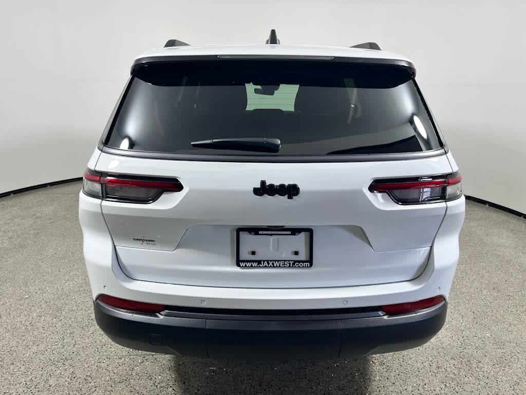 2026 Jeep Grand Cherokee L Laredo Altitude