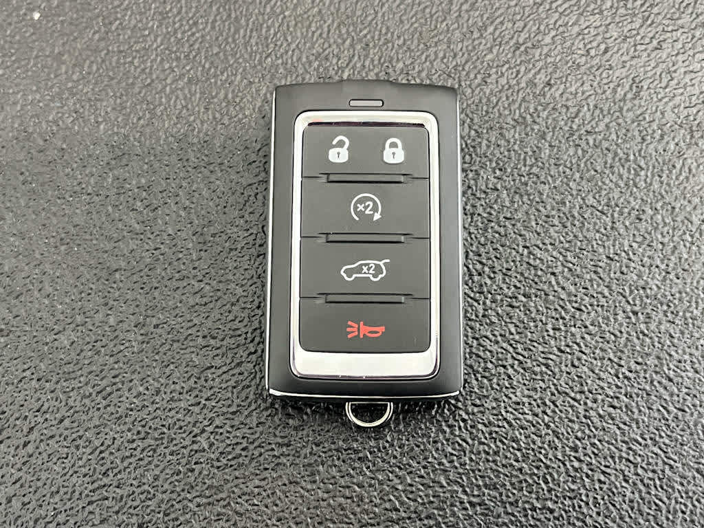 2026 Jeep Grand Cherokee L Laredo Altitude