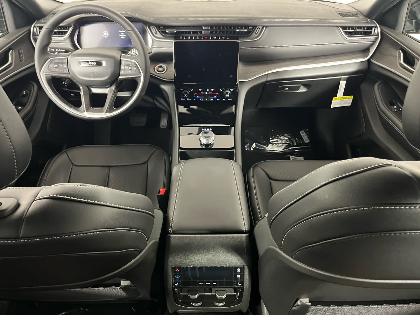 2025 Jeep Grand Cherokee GRAND CHEROKEE L LIMITED 4X2