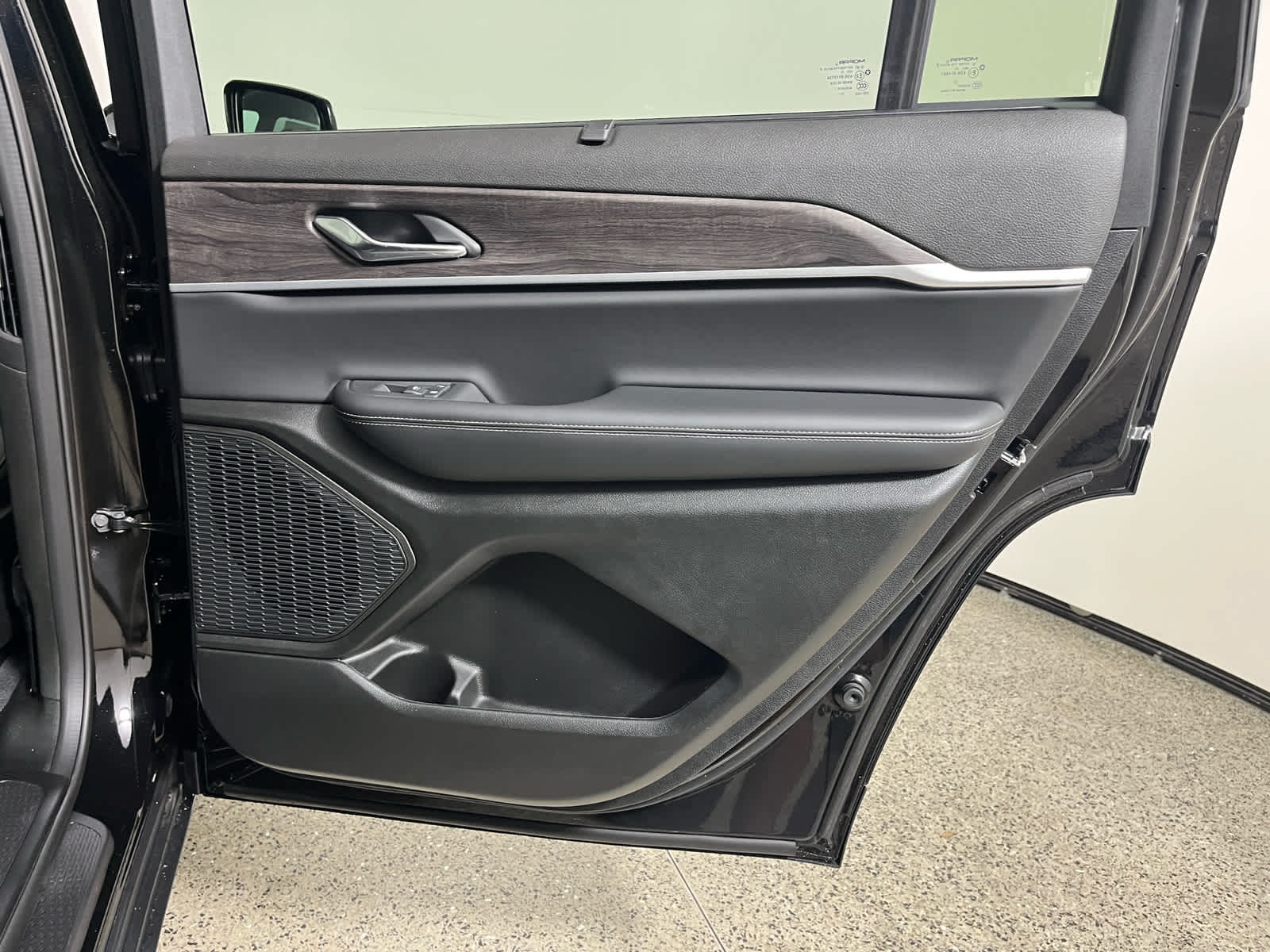 2025 Jeep Grand Cherokee GRAND CHEROKEE L LIMITED 4X2