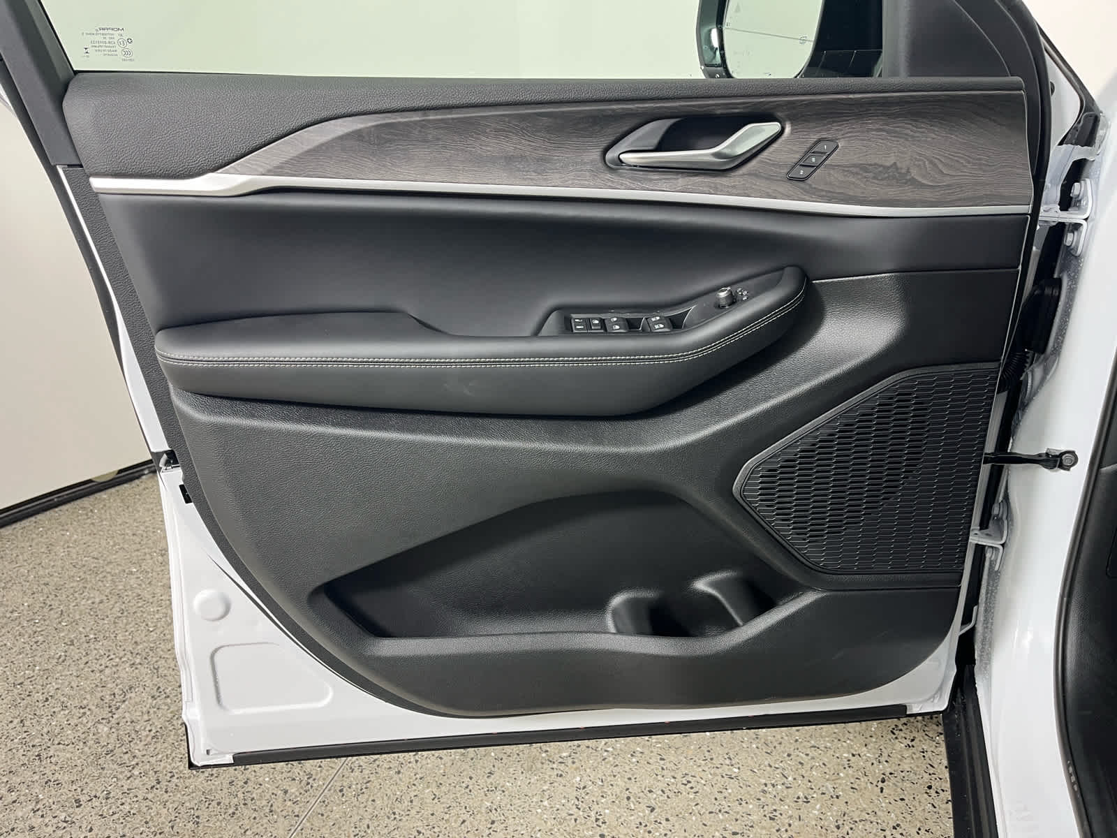 2025 Jeep Grand Cherokee GRAND CHEROKEE L LIMITED 4X2