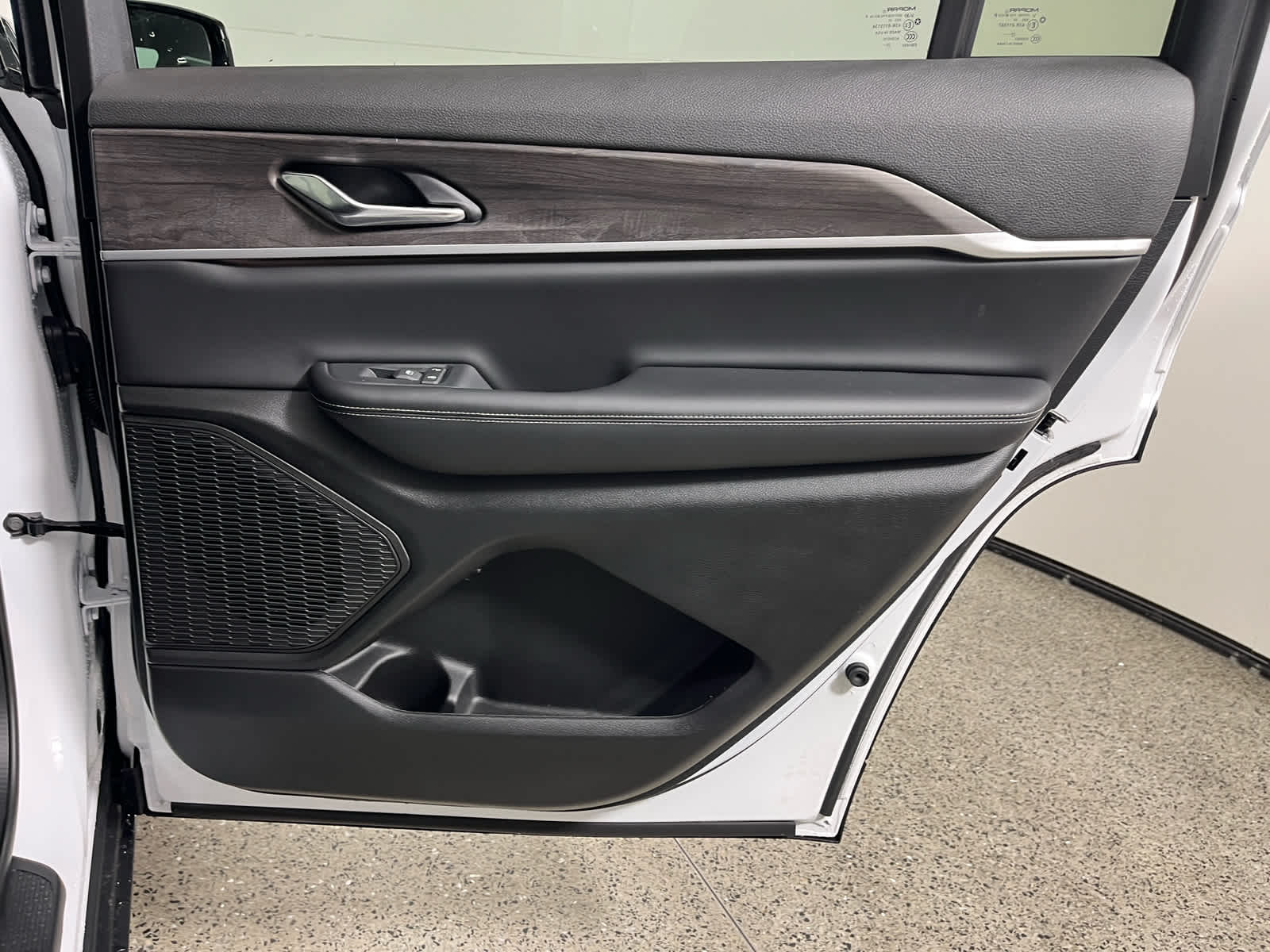 2025 Jeep Grand Cherokee GRAND CHEROKEE L LIMITED 4X2