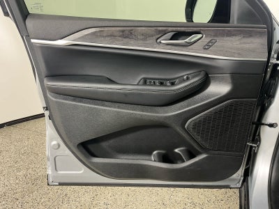 2025 Jeep Grand Cherokee L Limited 4x2