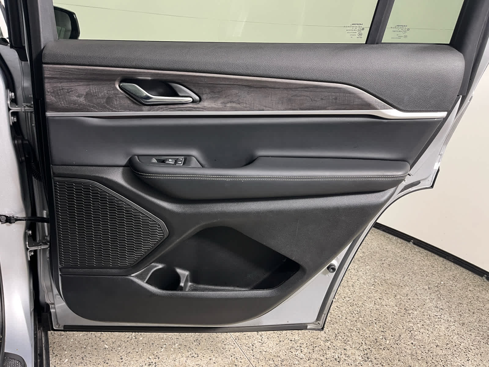 2025 Jeep Grand Cherokee L Limited 4x2