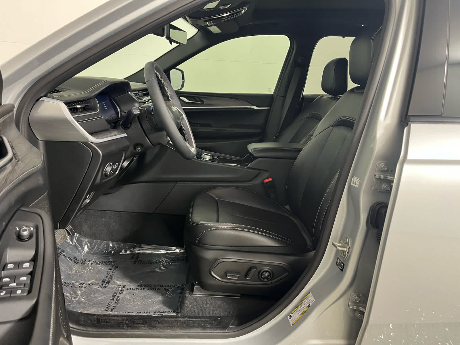 2024 Jeep Grand Cherokee GRAND CHEROKEE L LIMITED 4X2