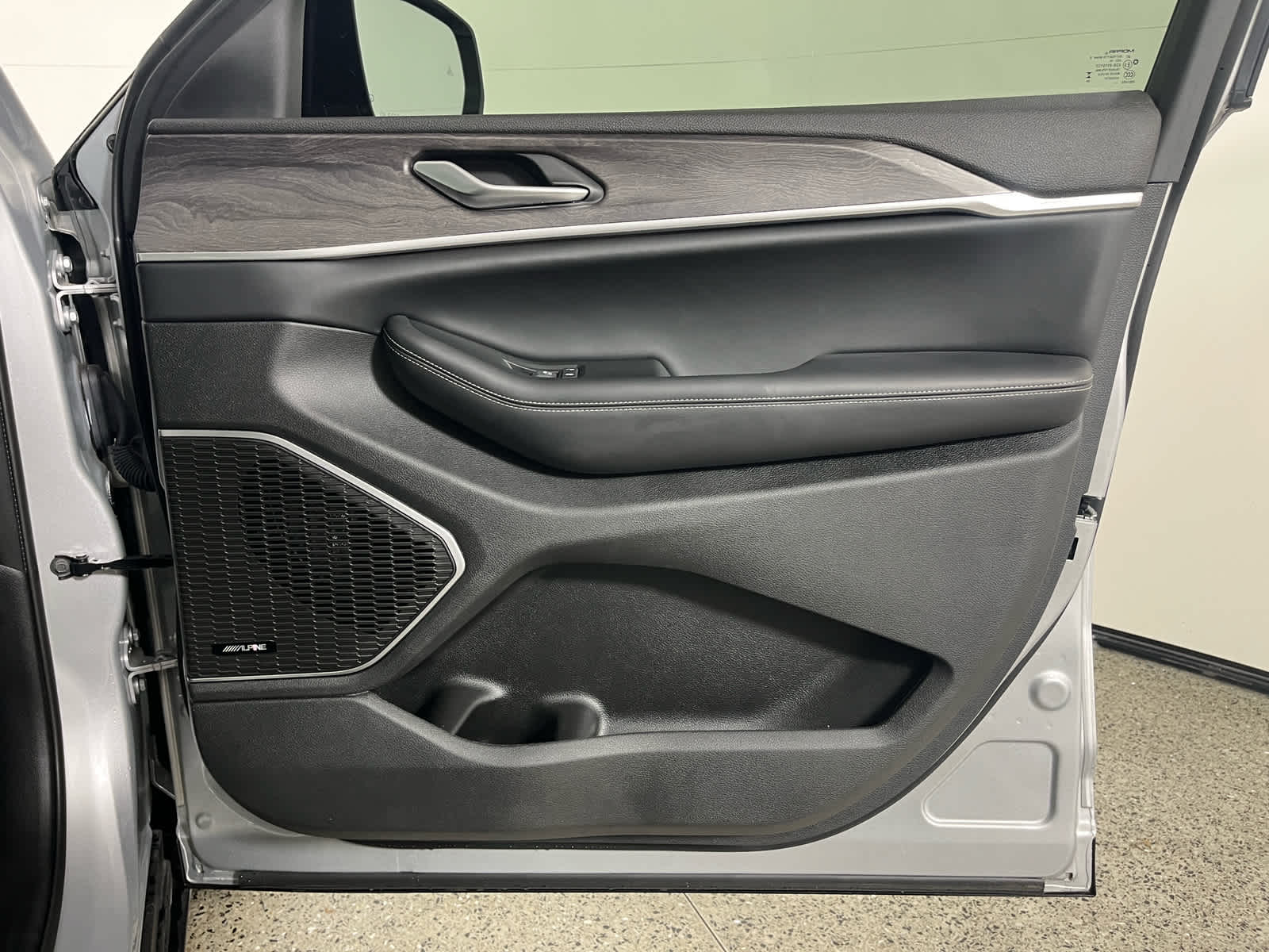 2024 Jeep Grand Cherokee GRAND CHEROKEE L LIMITED 4X2