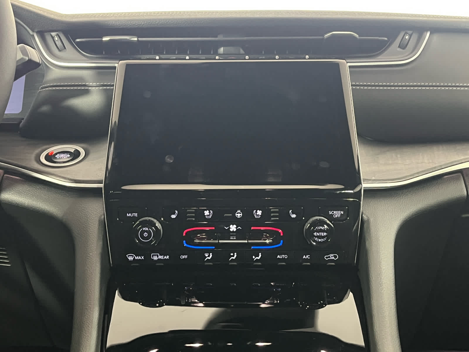 2024 Jeep Grand Cherokee GRAND CHEROKEE L LIMITED 4X2