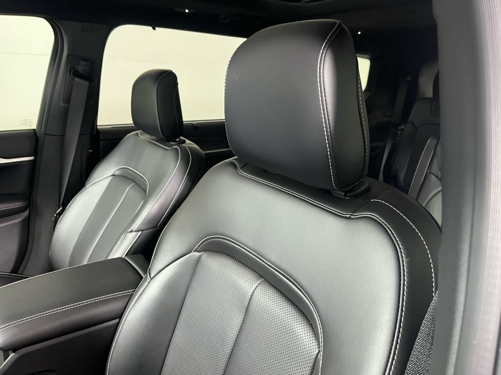 2024 Jeep Grand Cherokee GRAND CHEROKEE L LIMITED 4X2