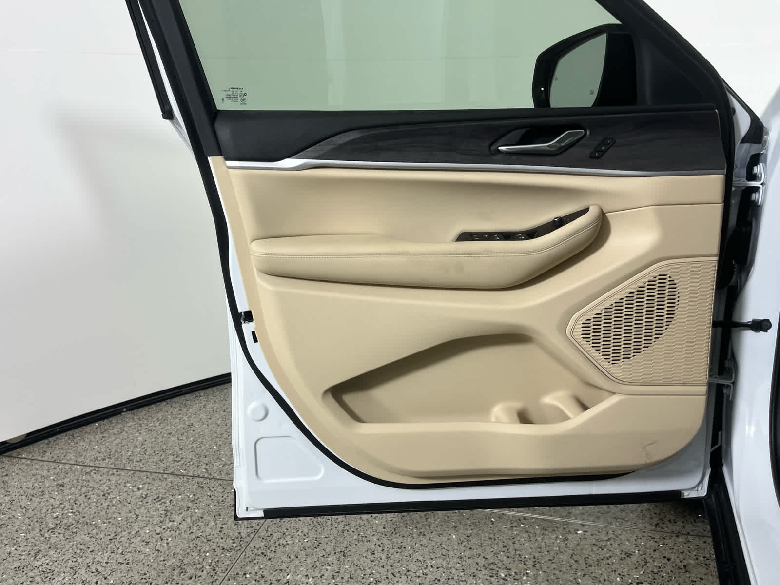 2025 Jeep Grand Cherokee L Limited 4x2