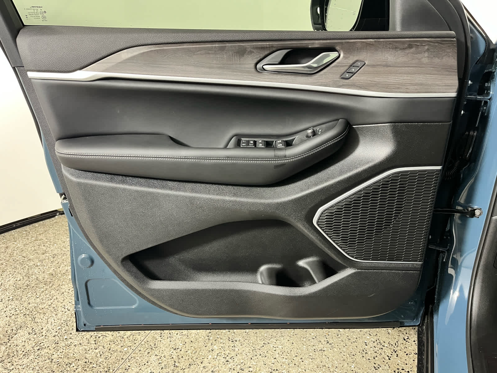 2026 Jeep Grand Cherokee GRAND CHEROKEE L LIMITED 4X2