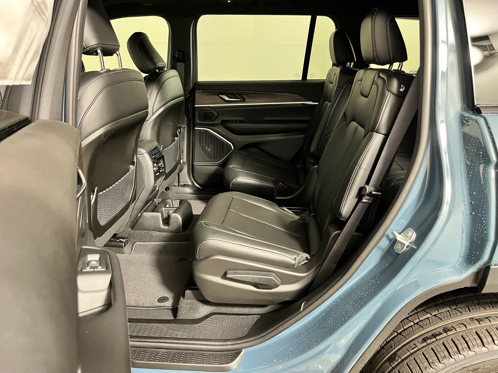 2026 Jeep Grand Cherokee GRAND CHEROKEE L LIMITED 4X2