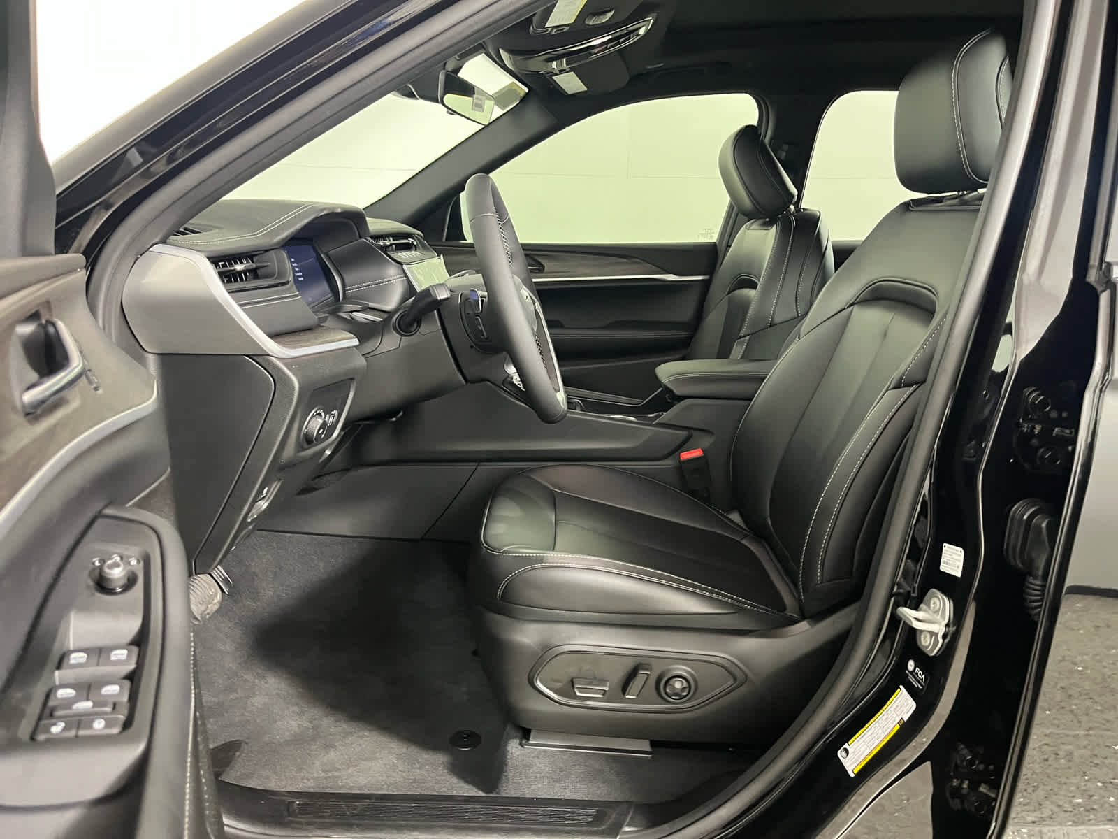 2026 Jeep Grand Cherokee GRAND CHEROKEE L LIMITED 4X2