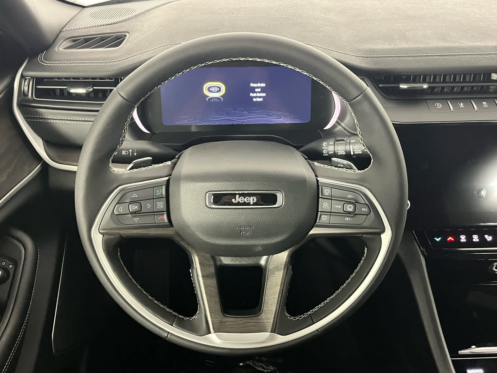 2026 Jeep Grand Cherokee L Laredo Altitude