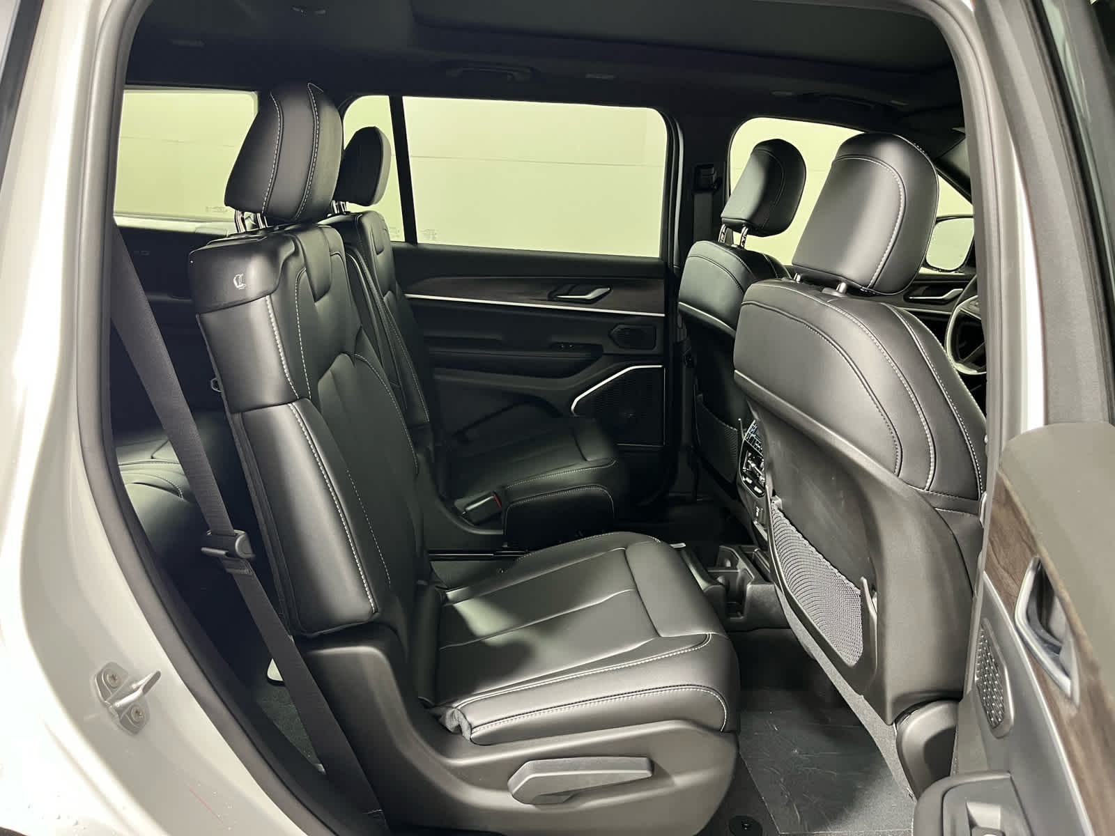 2026 Jeep Grand Cherokee L Laredo Altitude