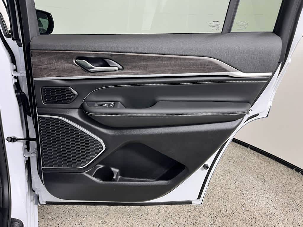 2026 Jeep Grand Cherokee L Limited Reserve