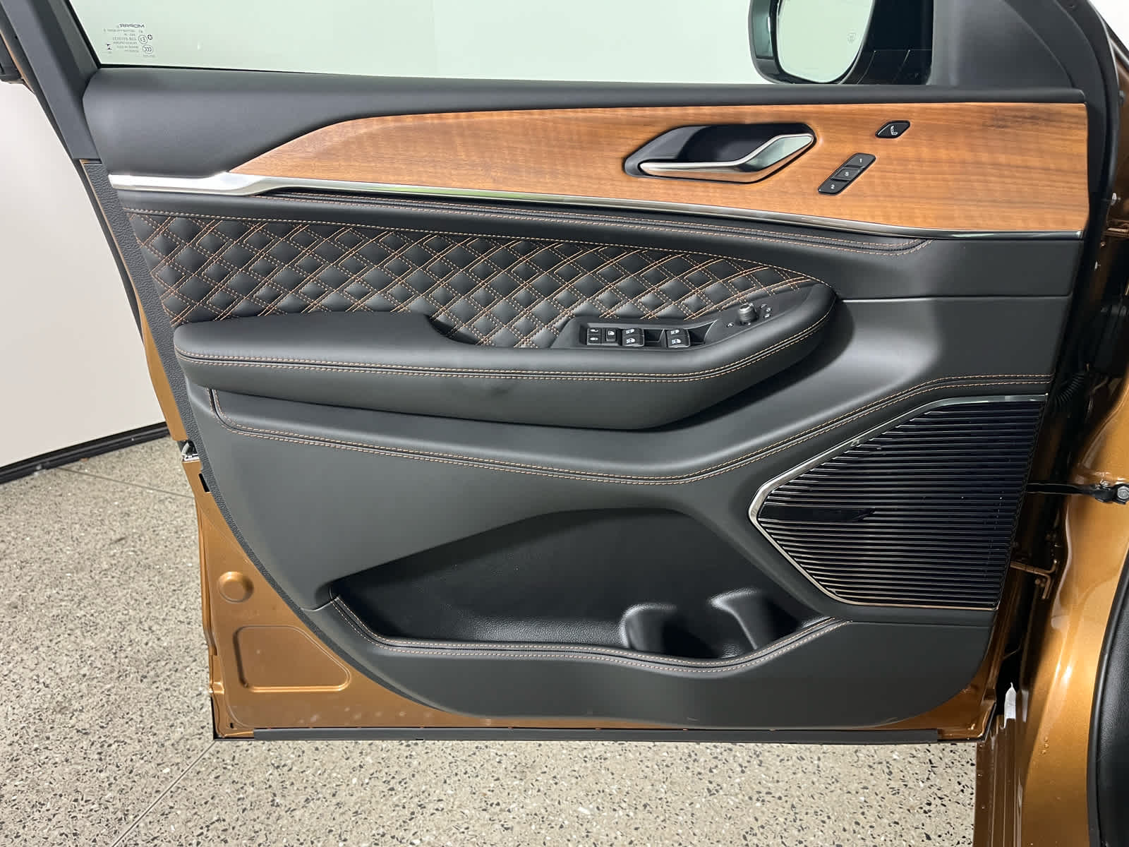 2027 Jeep Grand Cherokee L Summit