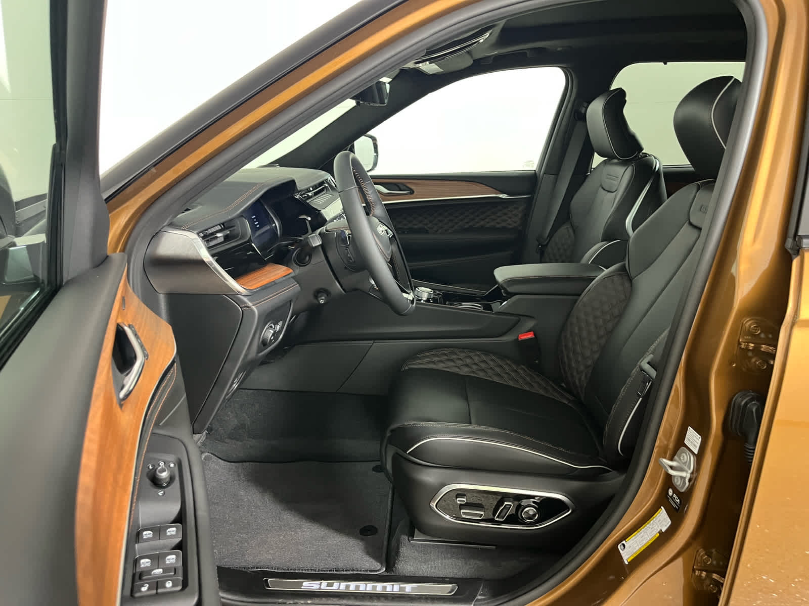 2027 Jeep Grand Cherokee L Summit