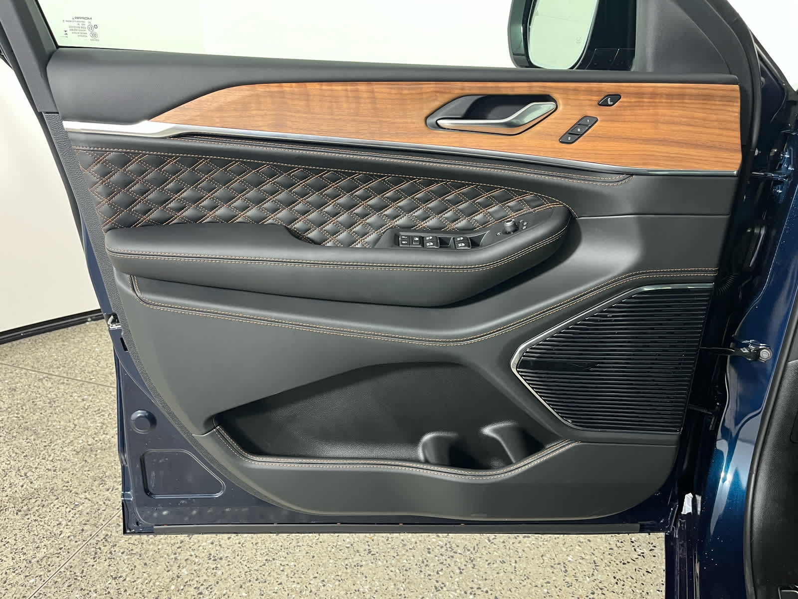 2027 Jeep Grand Cherokee L Summit