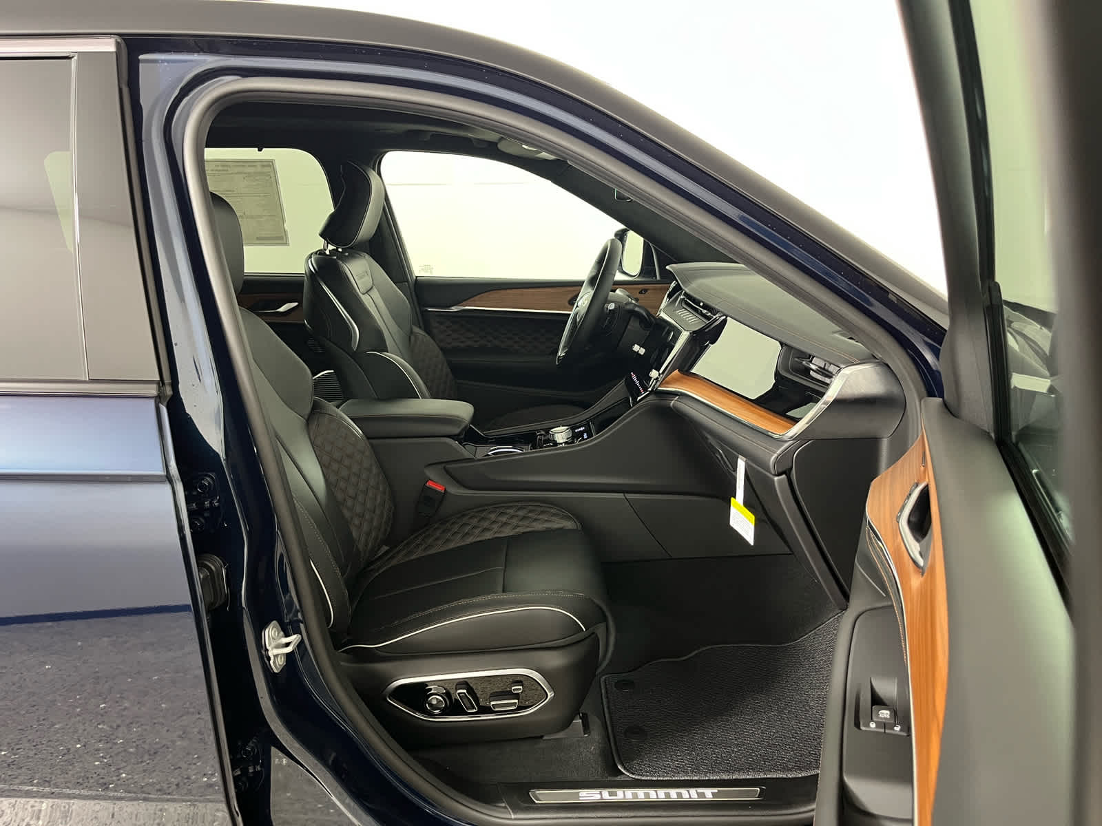 2027 Jeep Grand Cherokee L Summit