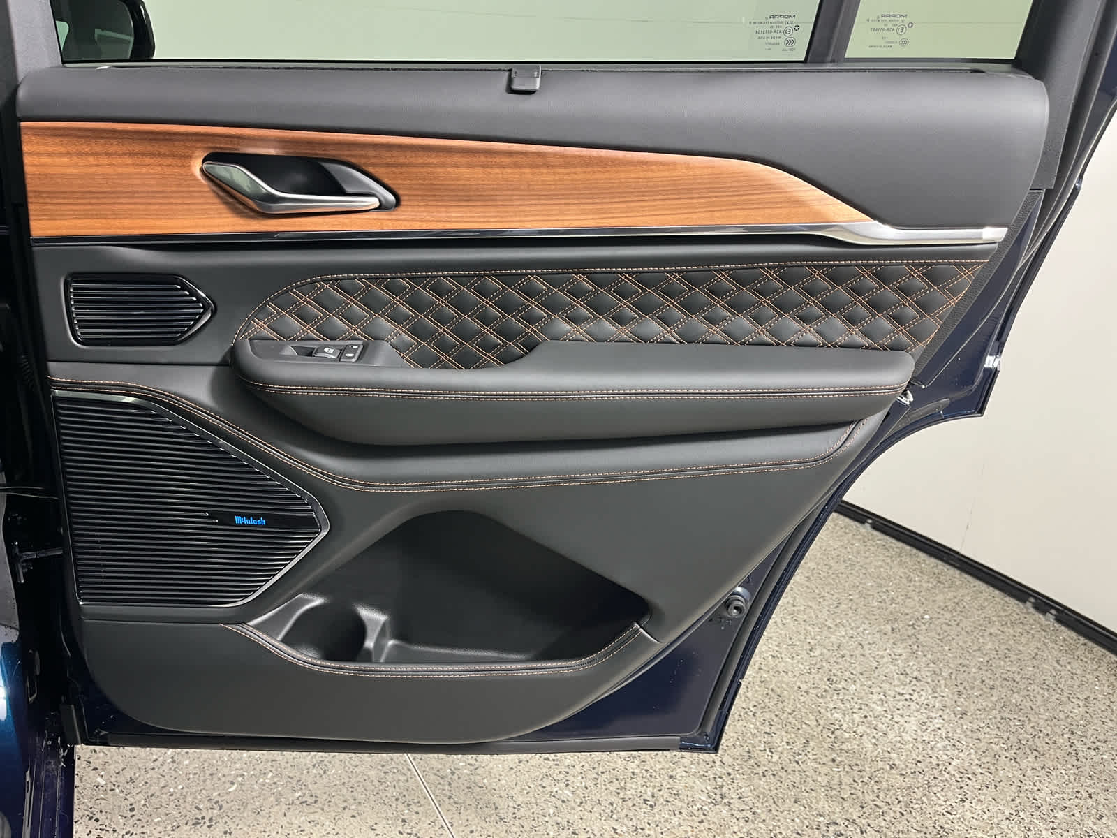 2027 Jeep Grand Cherokee L Summit