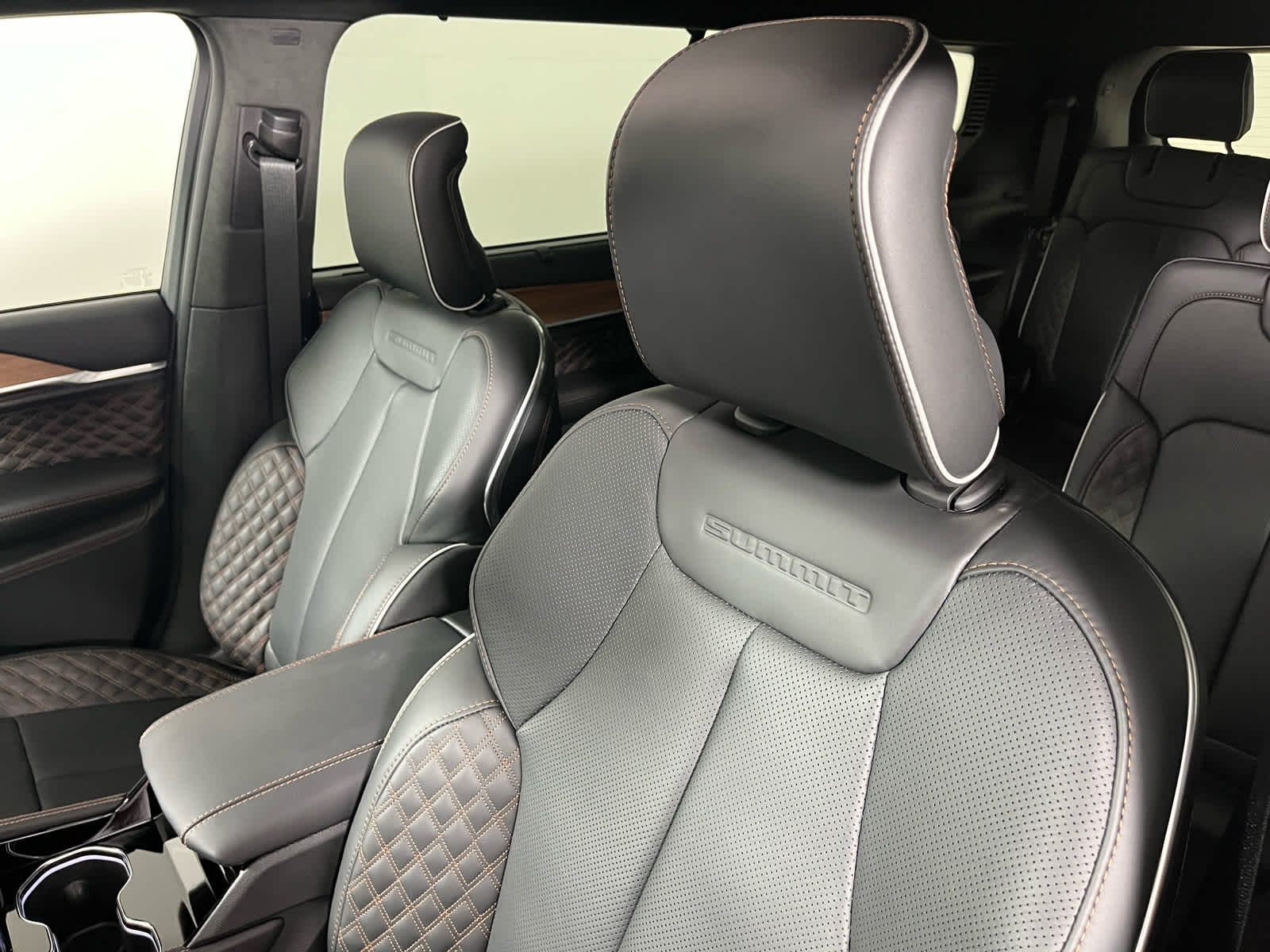 2027 Jeep Grand Cherokee L Summit