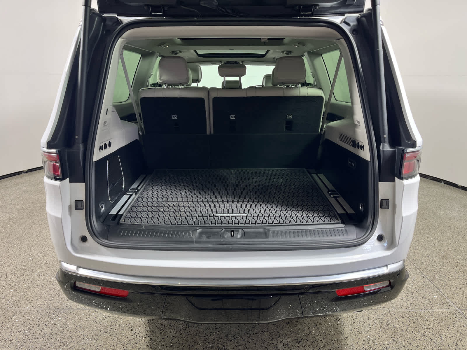 2024 Jeep Wagoneer L Base