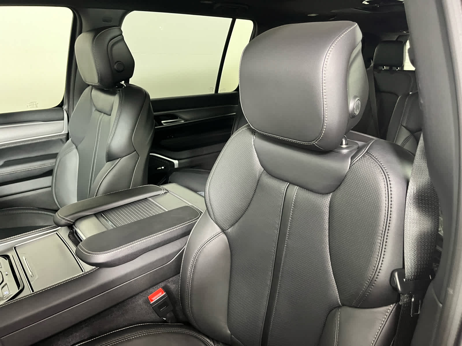 2026 Jeep Grand Wagoneer Upland
