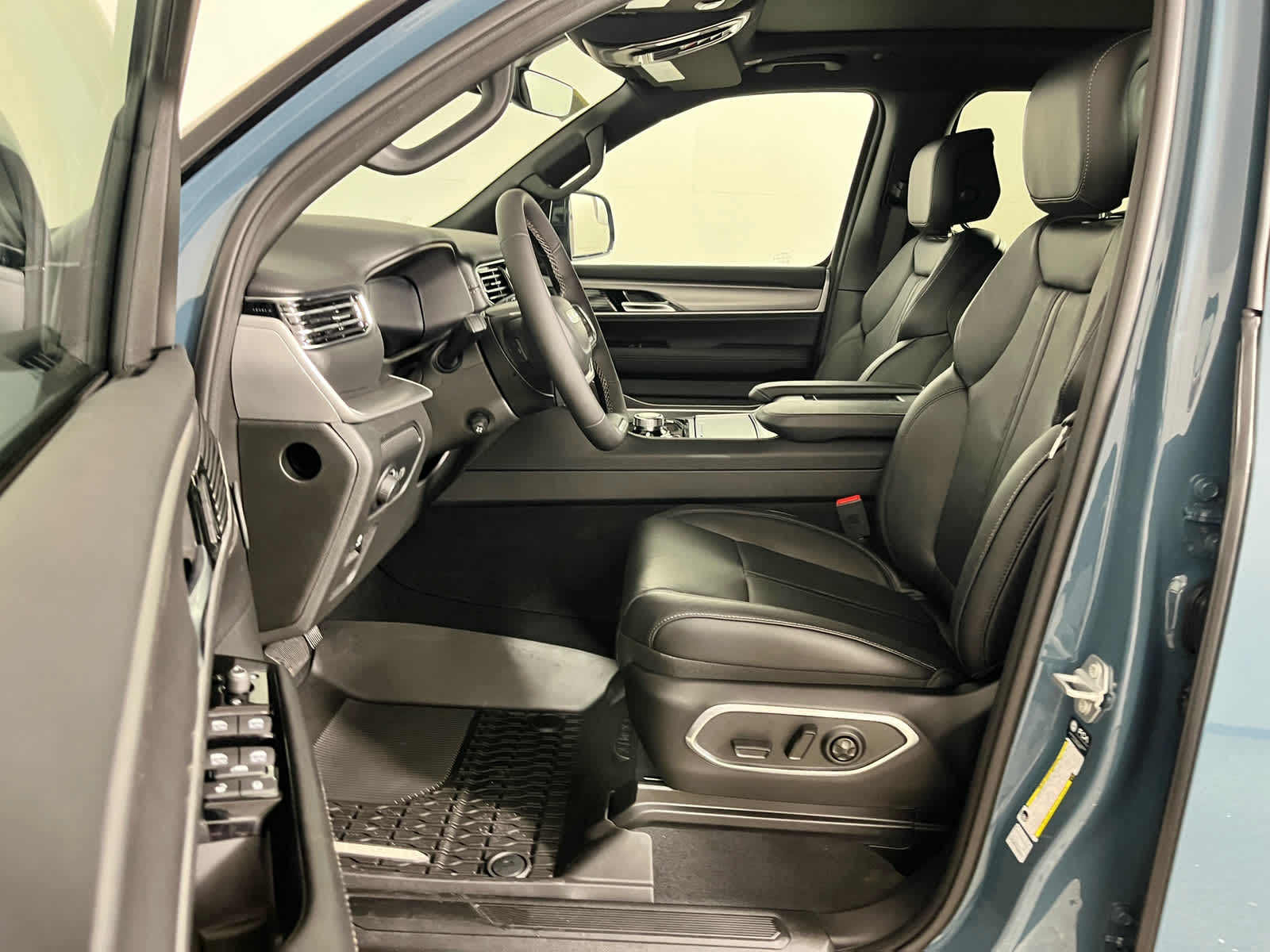 2026 Jeep Grand Wagoneer Upland