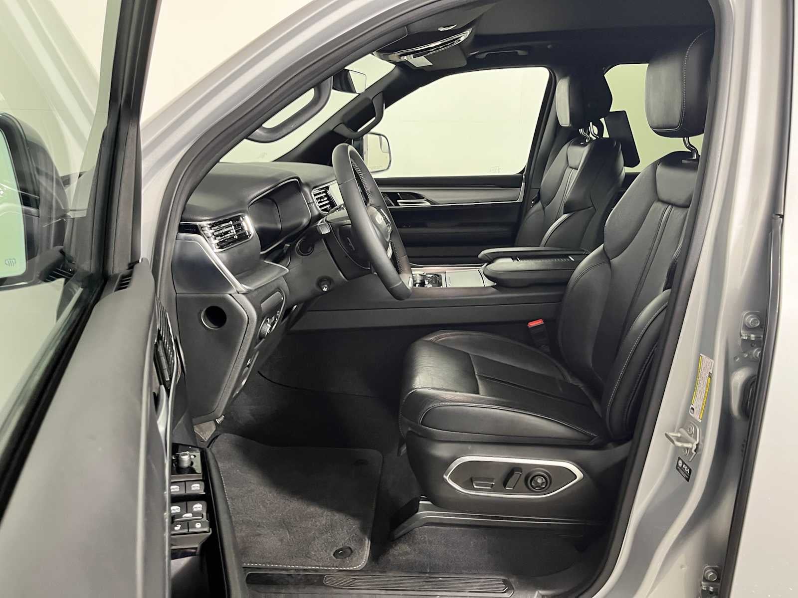 2024 Jeep Wagoneer Series II Carbide